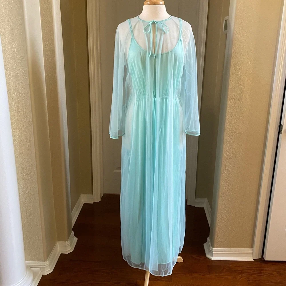 Vintage Peignoir Negligee Set - Picture 1 of 15